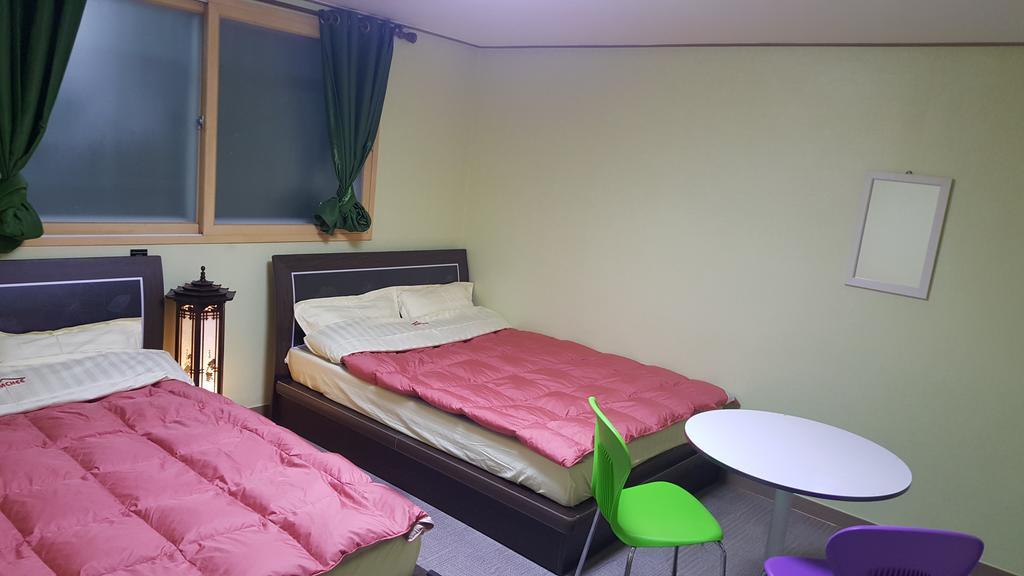Kimchee Downtown Guesthouse Seoul Exterior foto